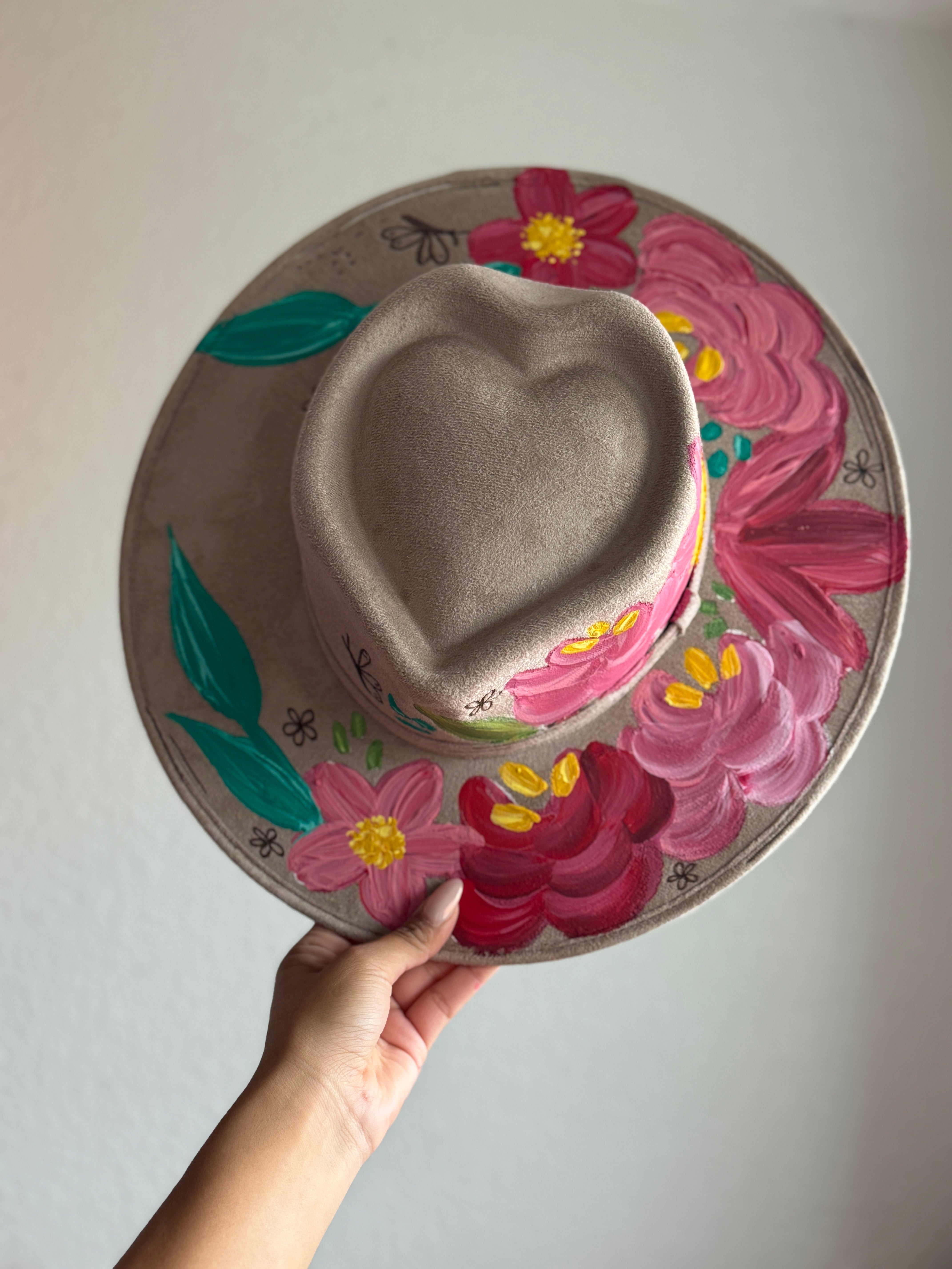 Medium Corazón Hat with Simply Branded