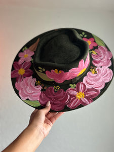 Medium Corazón Hat with Simply Branded