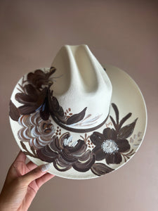 Medium Rounded Cafecito Straw Cowgirl Hat
