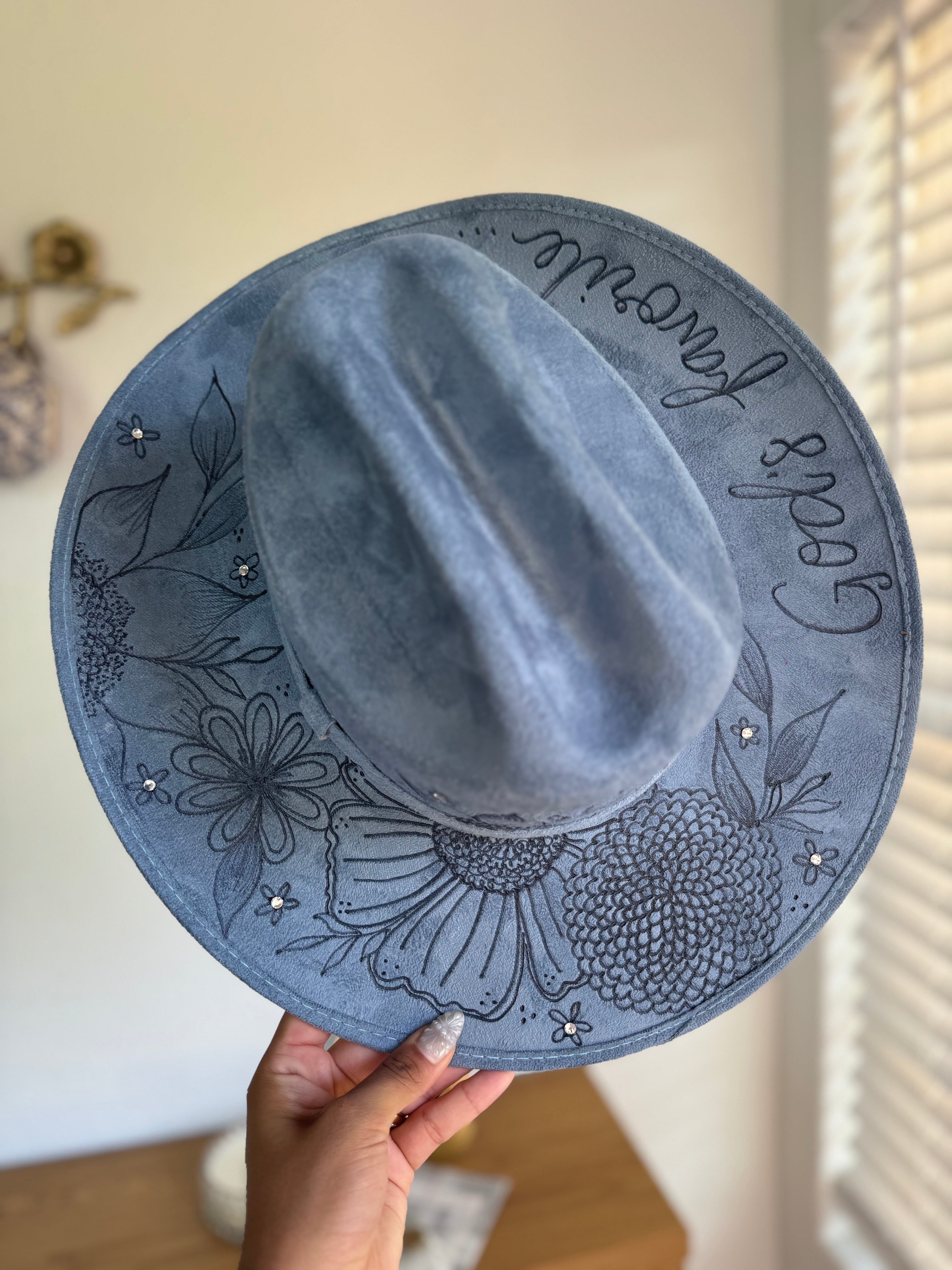 Médium Vegan Suede Cowgirl Hat- Gods Favorite