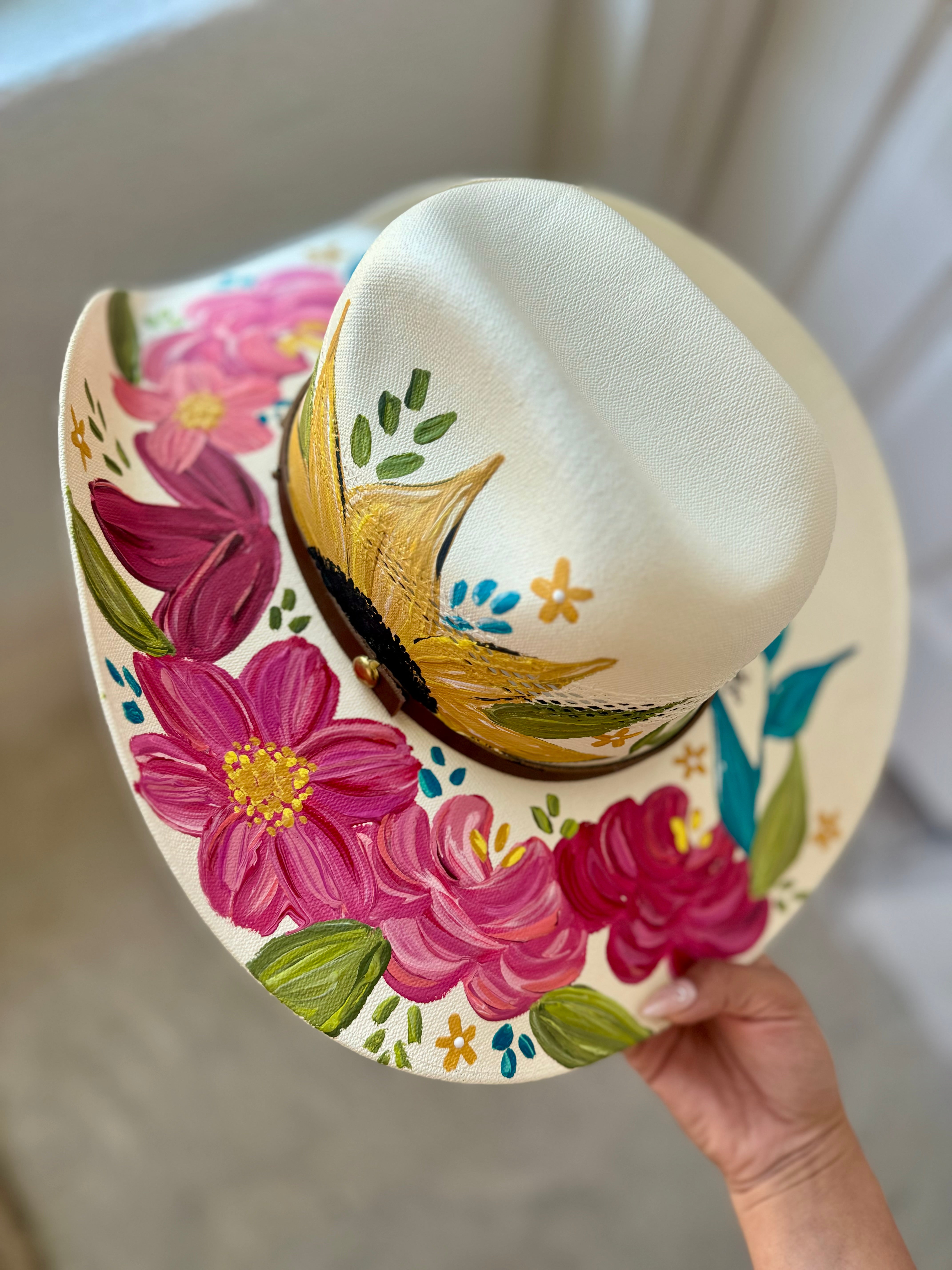 Medium Cowgirl Straw Hat