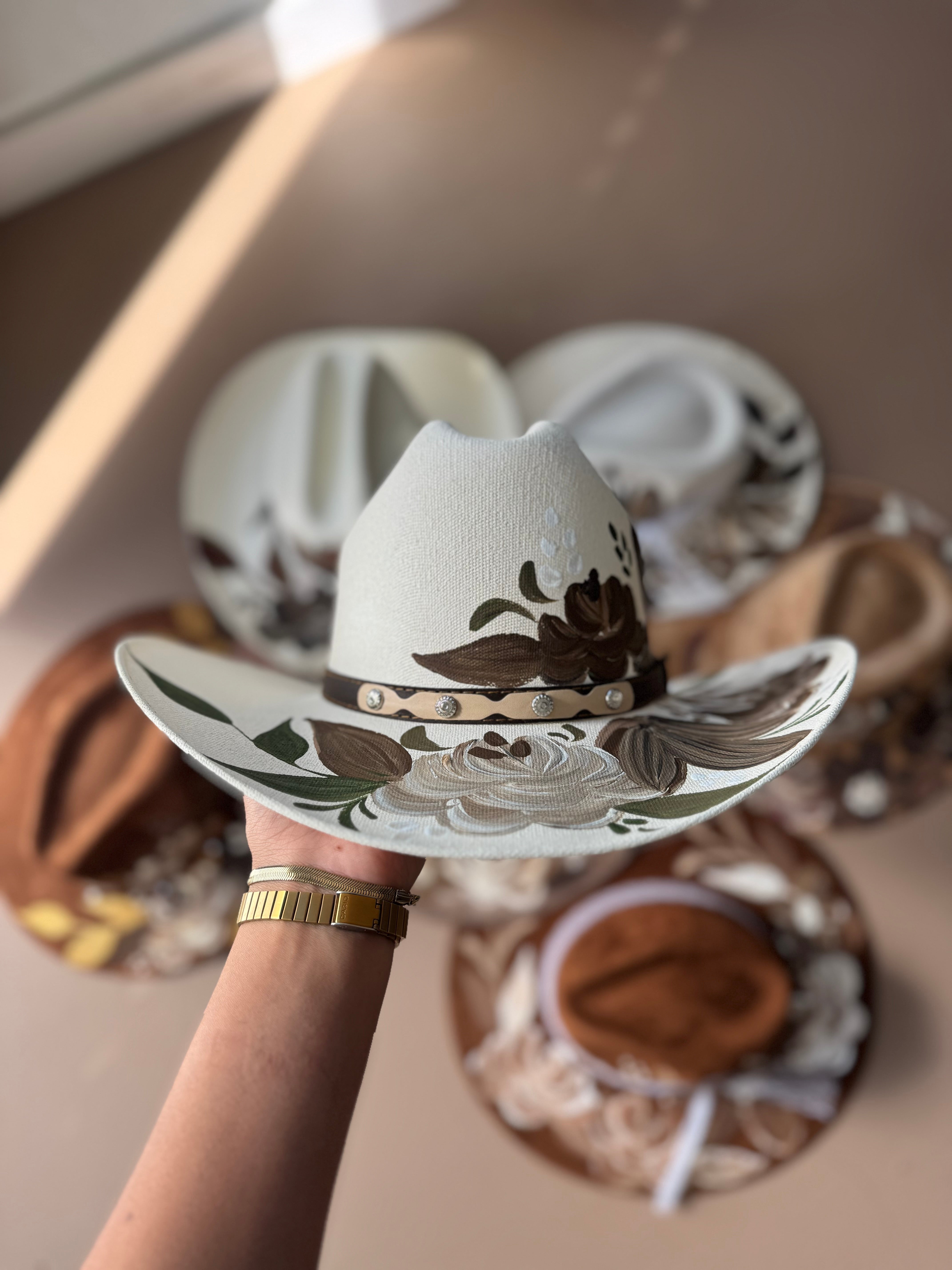 Medium Rounded Cafecito Straw Cowgirl Hat