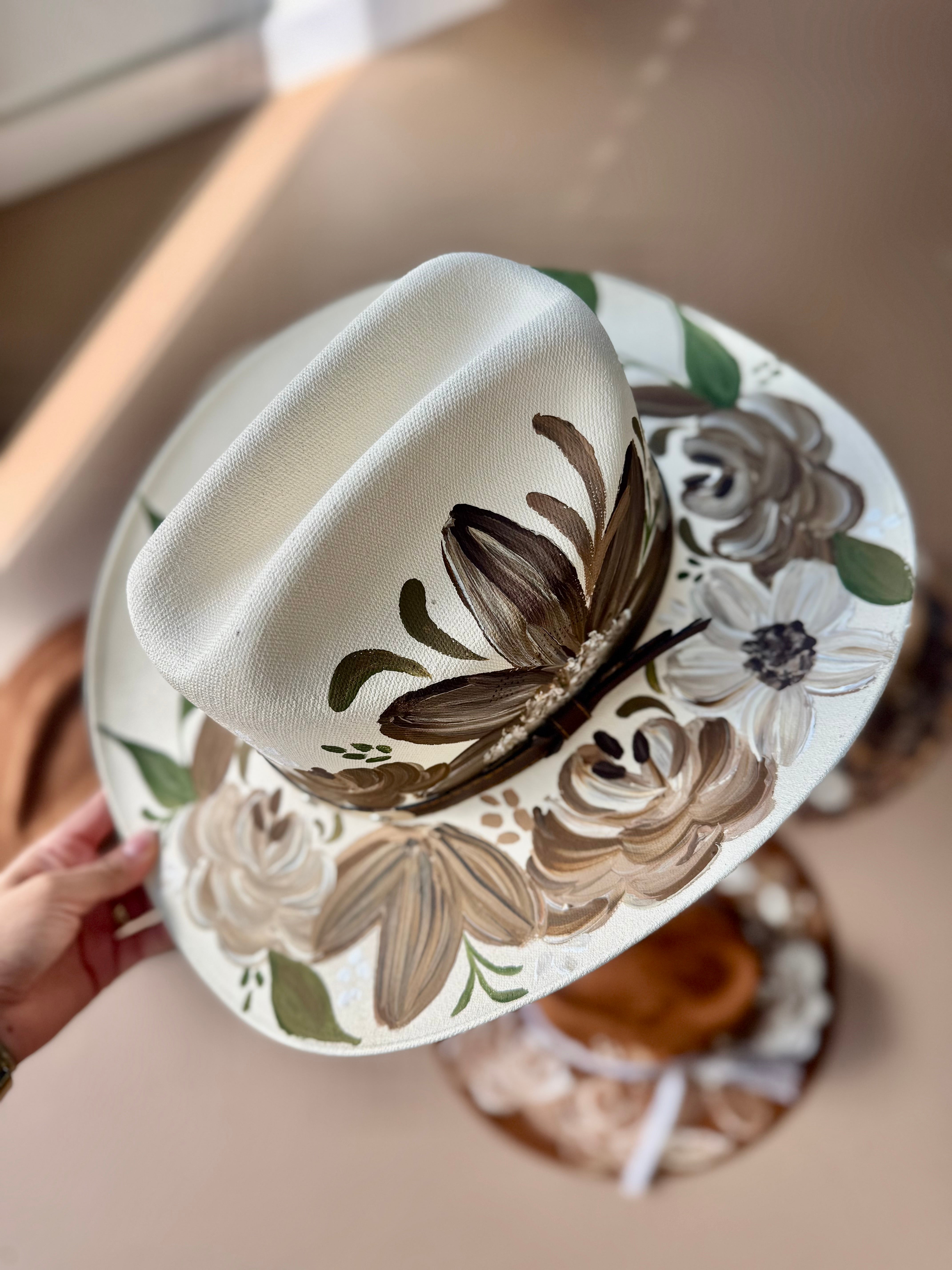 Medium Rounded Cafecito Straw Cowgirl Hat