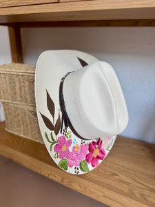 Medium Rounded Straw Cowgirl Hat