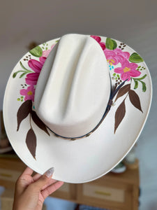 Medium Rounded Straw Cowgirl Hat