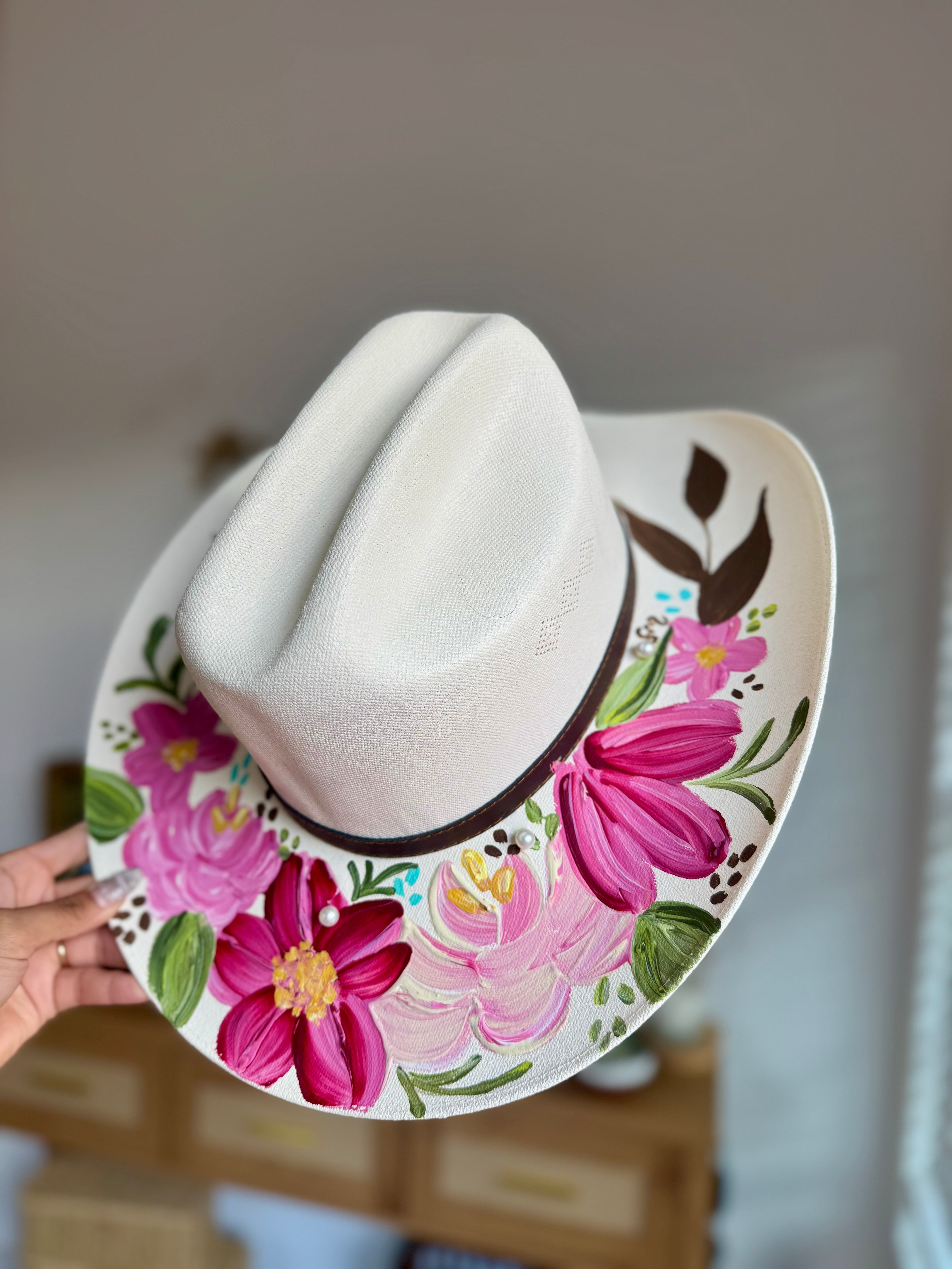 Medium Rounded Straw Cowgirl Hat