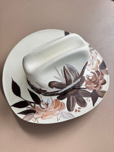 Medium Rounded Cafecito Straw Cowgirl Hat