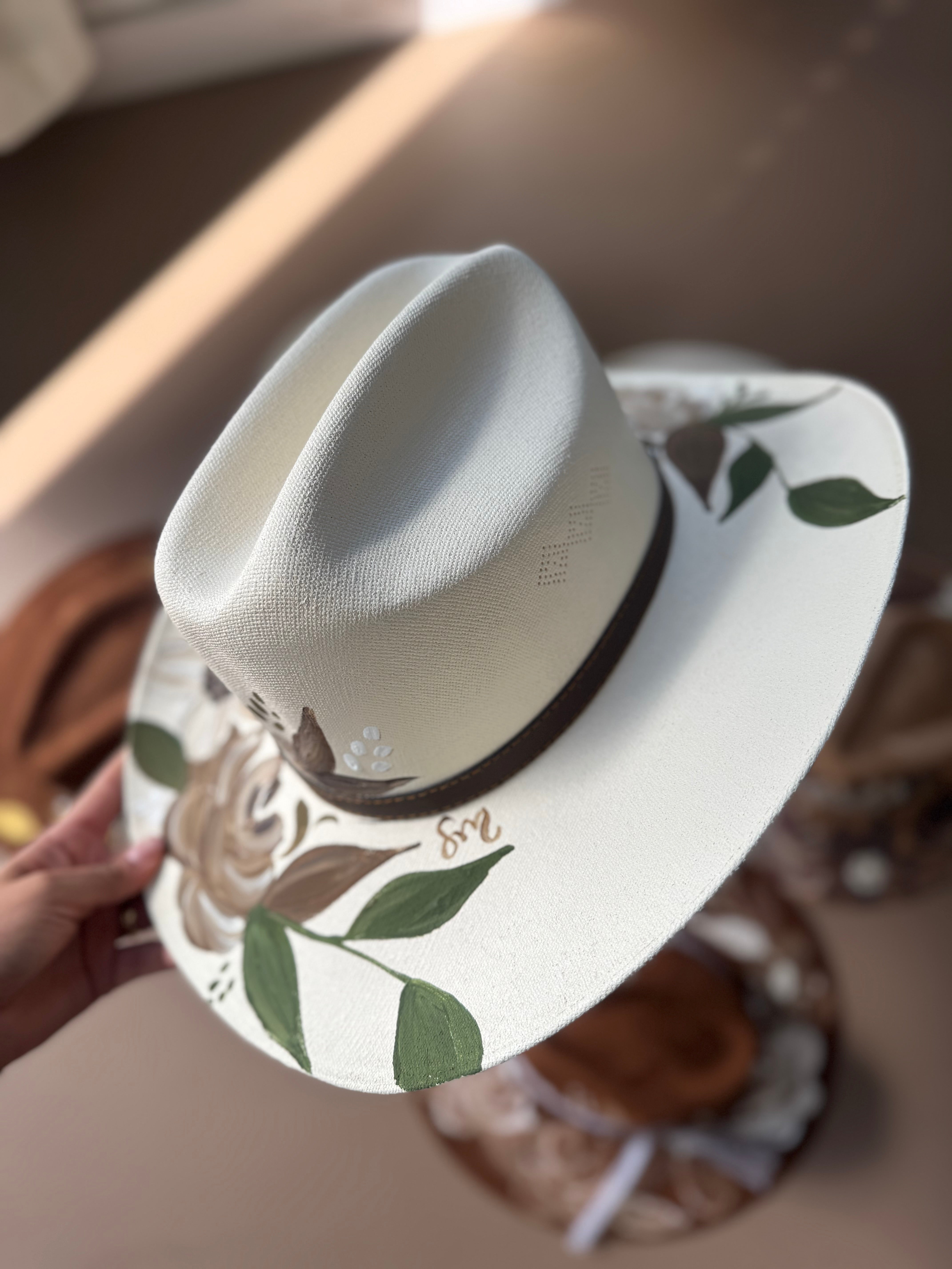 Medium Rounded Cafecito Straw Cowgirl Hat